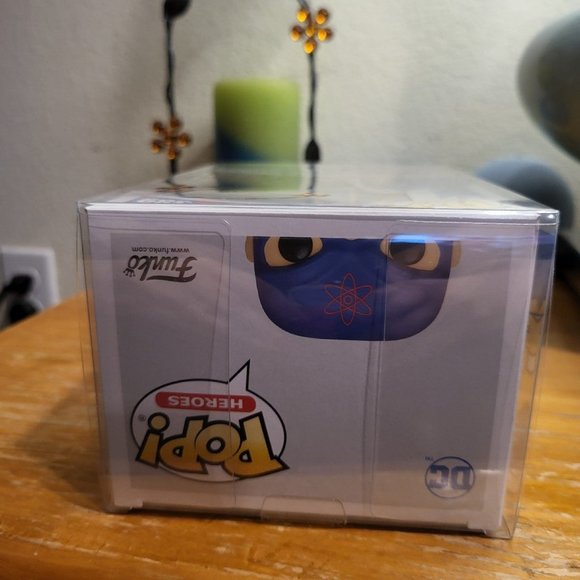 Justice League The Atom 2021 Wondrous Convention Exclusive Funko Pop - Picture 5 of 6